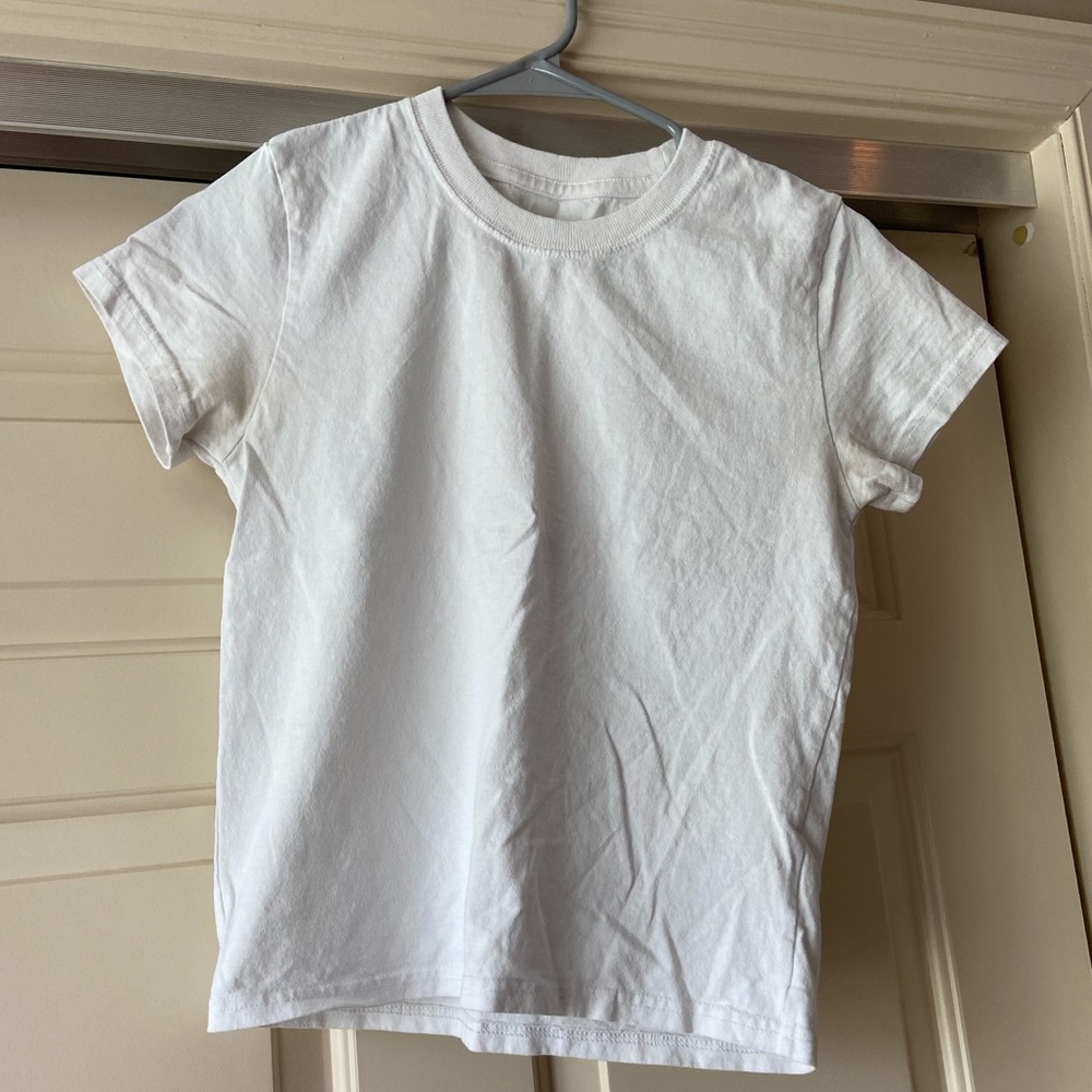 urban outfitters plain white tee